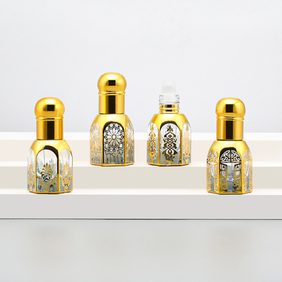 Embalagem de luxo de cosméticos em rolos de vidro em garrafas com tampa de ouro