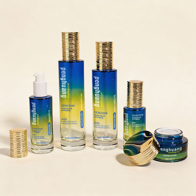 Logotipo personalizado Embalagens de plástico Garrafas com vários tamanhos e opções de impressão projetadas para aplicações de embalagens cosméticas