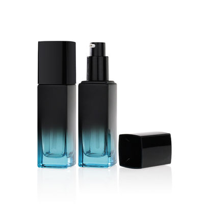 O preto de empacotamento cosmético líquido do grupo da fundação 30ml 60ml geou com a bomba