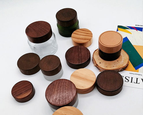 o creme de cara 50g reciclou o frasco de vidro cosmético com tampão de bambu