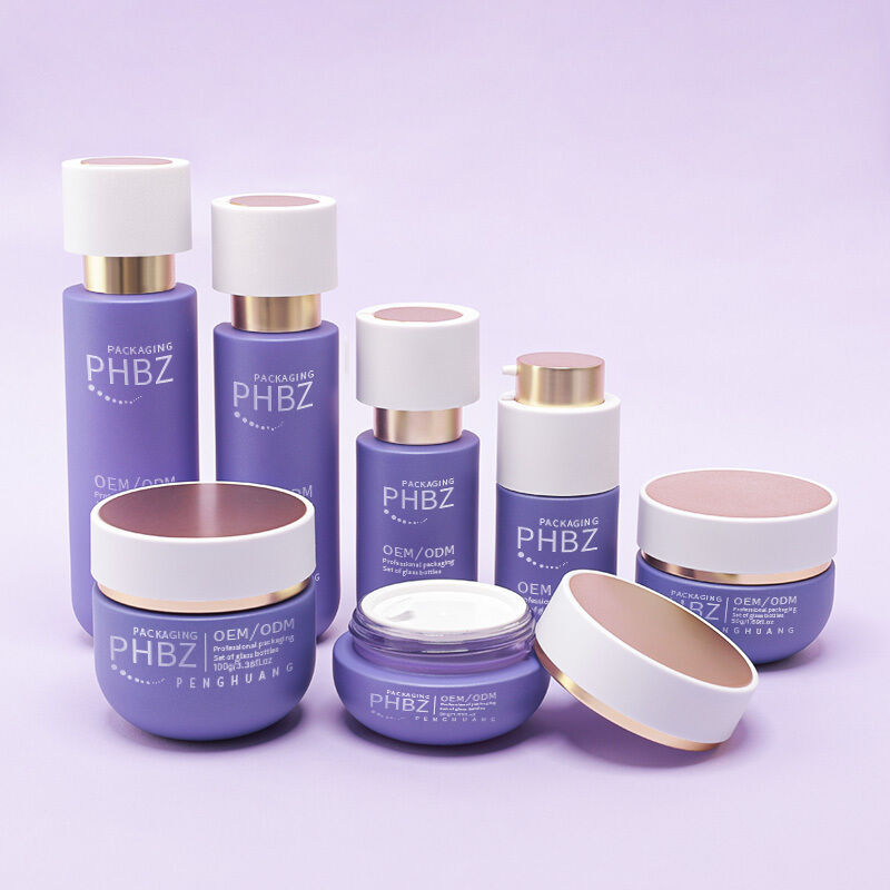 Conjunto abrangente de embalagens de cosméticos com garrafas de vidro luxuosas, frascos de loção com tampa dourada, frascos de creme e embalagens de cosméticos