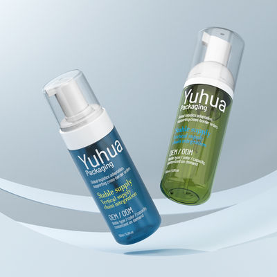 Garrafa de espuma de plástico transparente ou personalizada com tampa de bomba e impressão em tela de seda, oferecendo embalagens duráveis e reutilizáveis para produtos líquidos