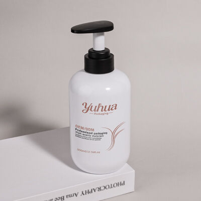 Garrafa cosmética PET redonda de 500 ml feita de material reciclável que apoia iniciativas de embalagem sustentável em cosméticos