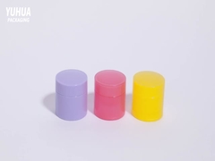 Logotipo personalizado frascos de embalagem de plástico 5g10g15g frasco de bálsamo labial com tampa